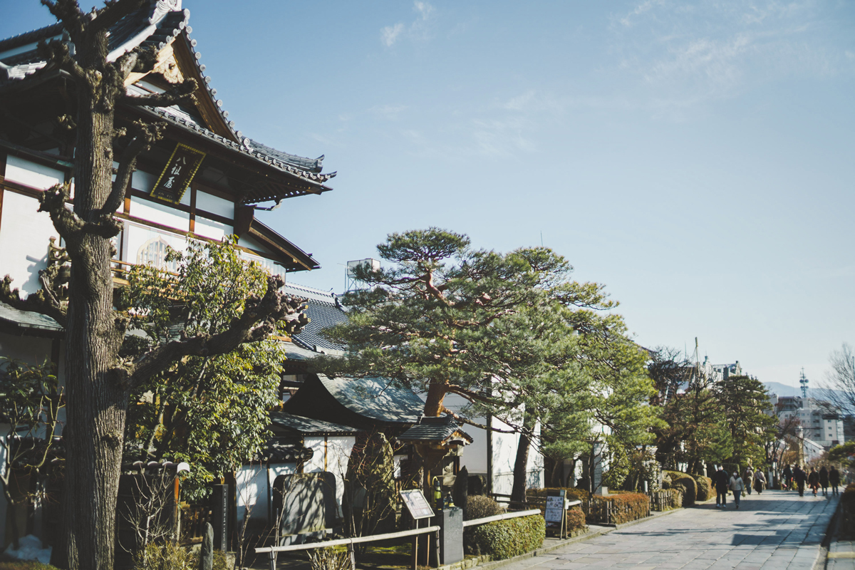 龍 欄間 古い寺院より 木彫 たもた 仏教美術