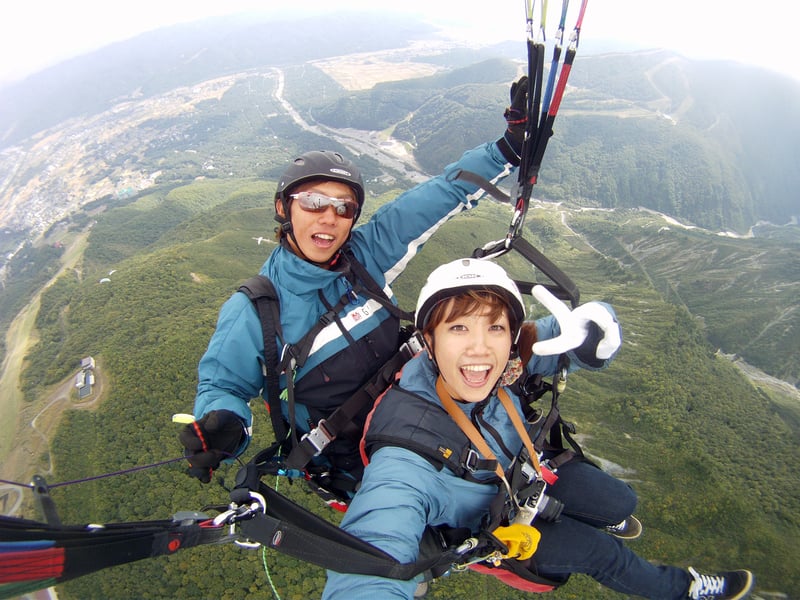 初めてでも楽しめる！長野県のパラグライダー・タンデムフライト体験スポット9選 | Go! NAGANO 長野県公式観光サイト