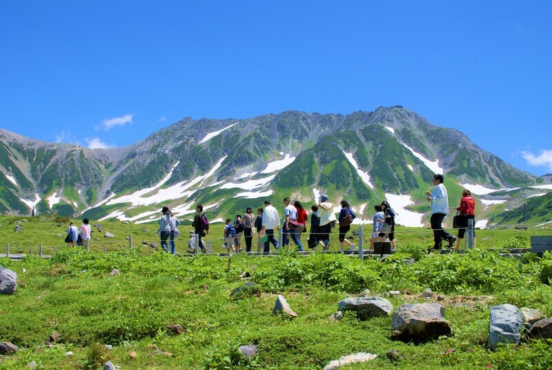 ストア 登山服 室堂