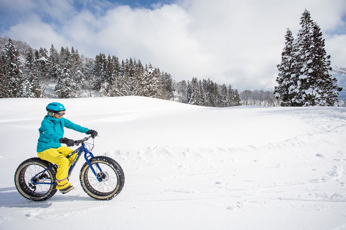 ファットバイクで広大な雪原を駆け巡る！ 誰でも楽しめる新感覚スノーアクティビティ『雪ちゃり』とは？ | Go! NAGANO 長野県公式観光サイト